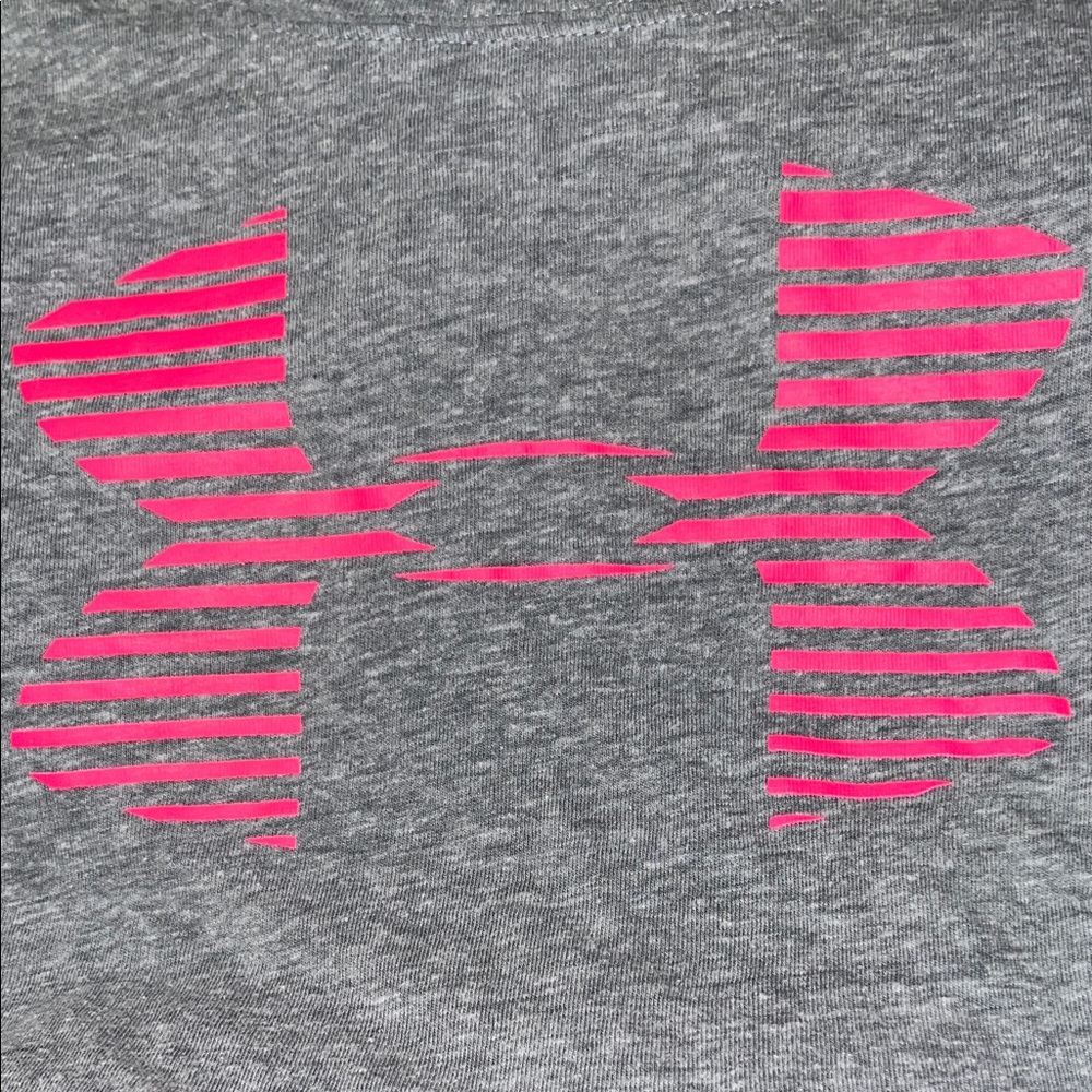 Under Armour Heather Gray Tee with Vibrant Pink Logo - Picture 3 of 6